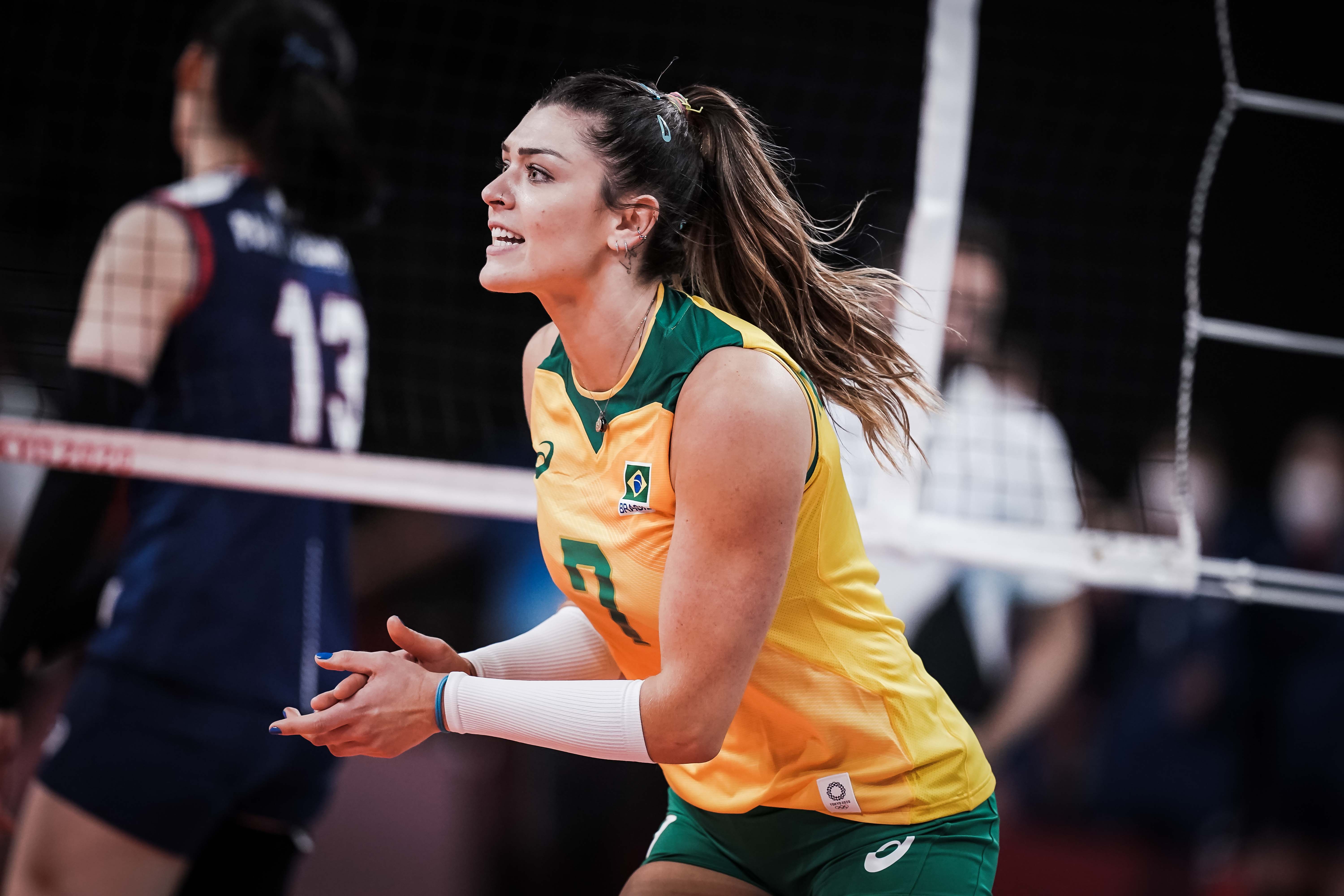 Rosamaria on taking risks and the Brazilian huddle | volleyballworld.com