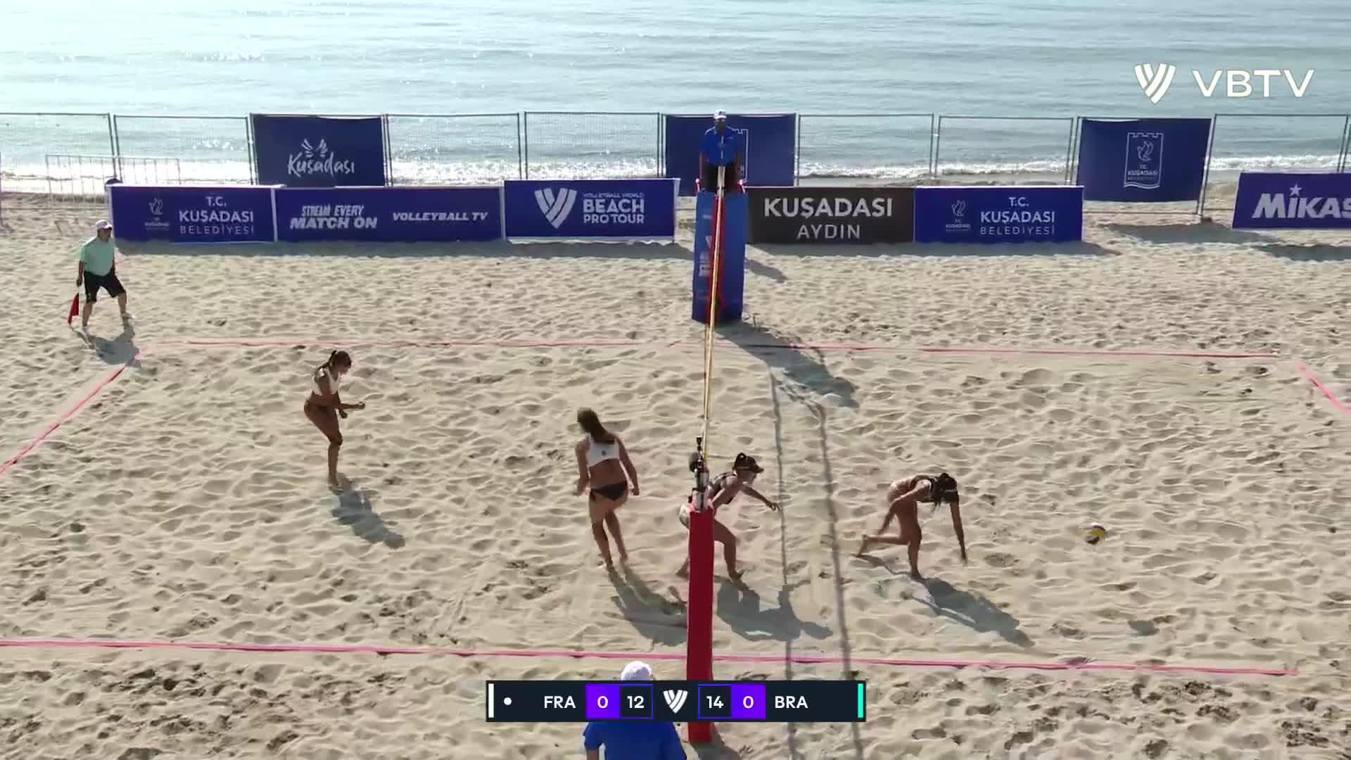 Aline Chamereau Successful Blocks Leader in Chamereau Vieira vs