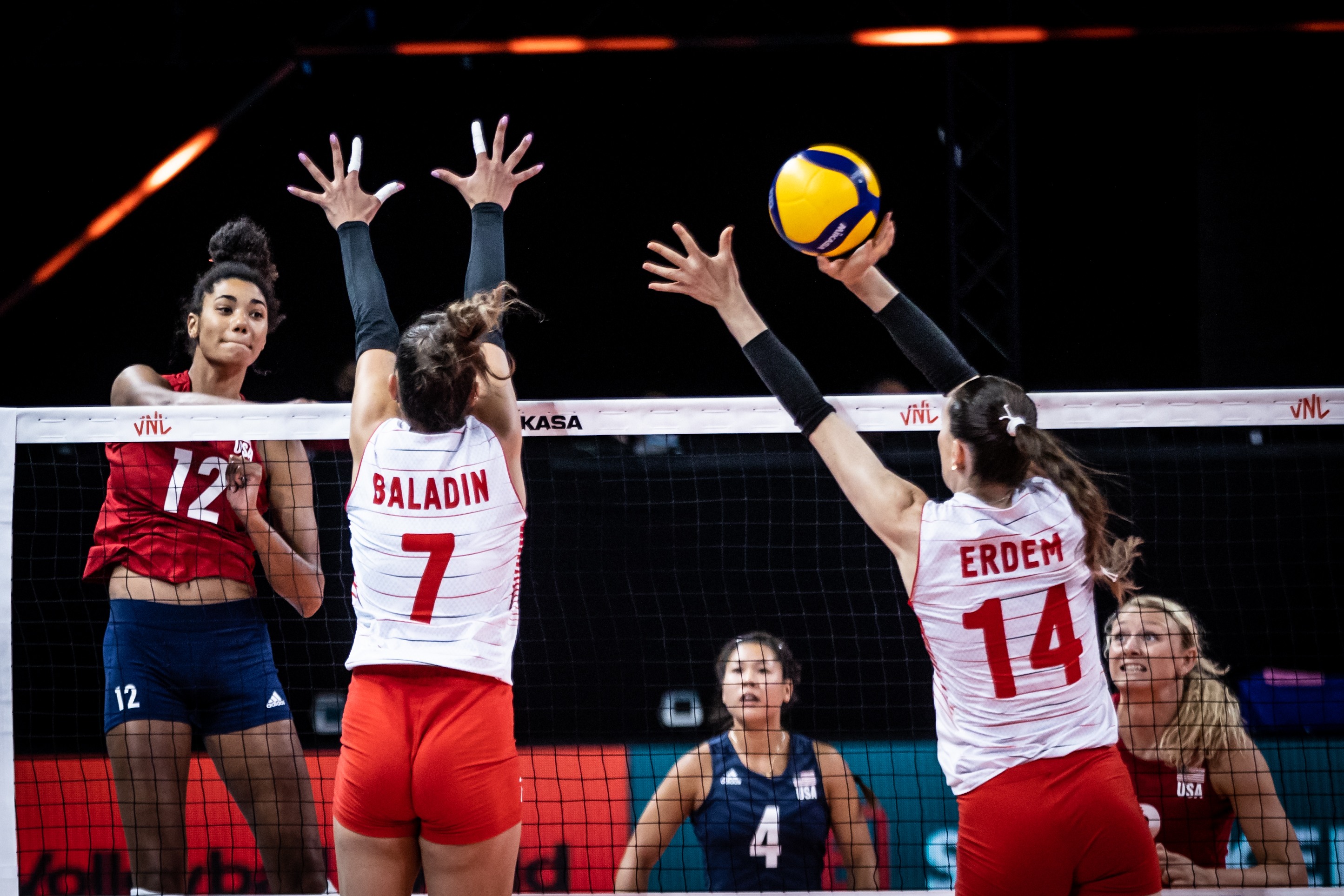 Türkiye to wrap up first stage campaign with big game against USA volleyballworld