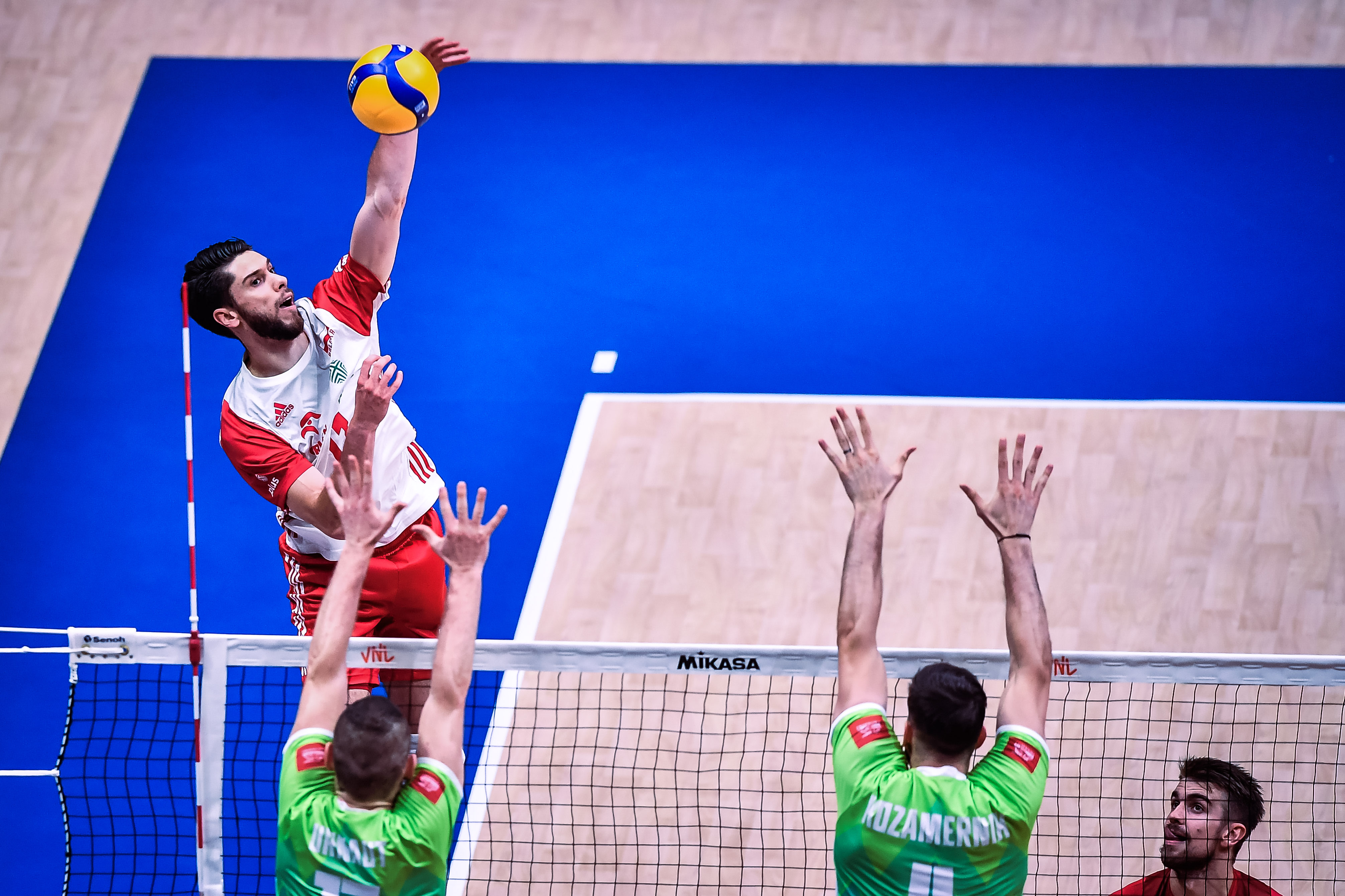 poland-master-huge-comeback-to-beat-slovenia-volleyballworld