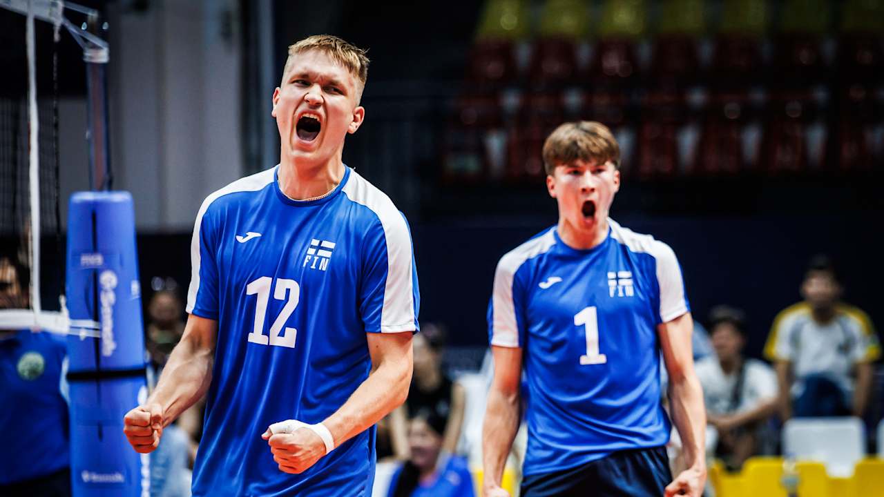 Finlyandiya jamoasi o`yinda ochko olganini nishonlamoqda