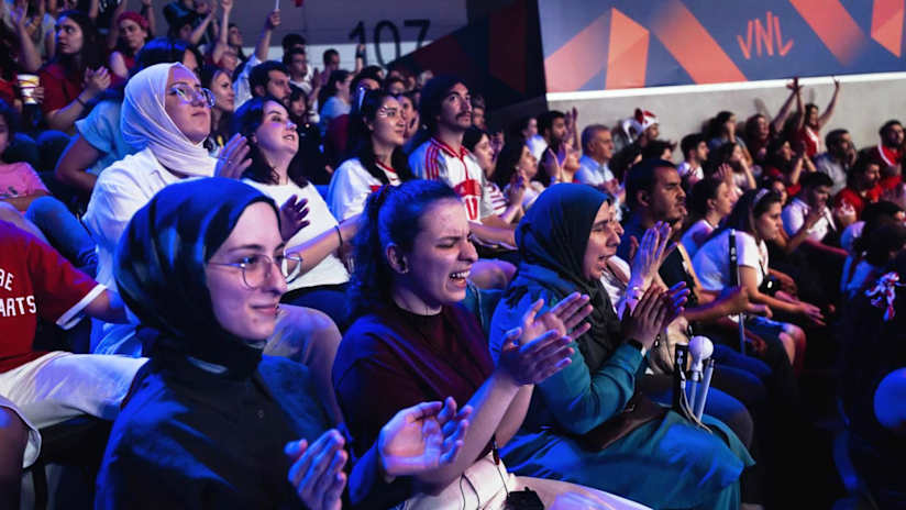 Thanks to VolleyVoice, visually impaired fans are enjoying VNL from the stands in Ankara