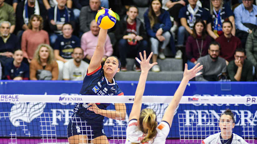 Skinner attacca sul muro di cuneo (Legavolleyfemminile)