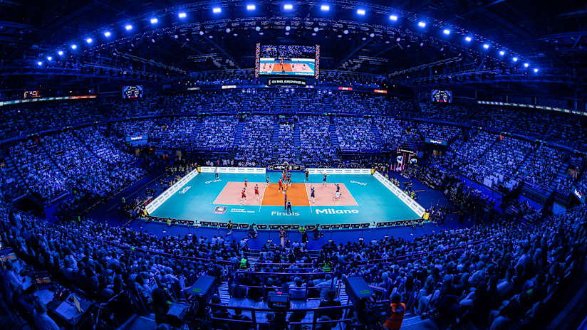 The Unipol Forum with over 11 thousand spectators during the EuroVolley final (source: cev.eu)