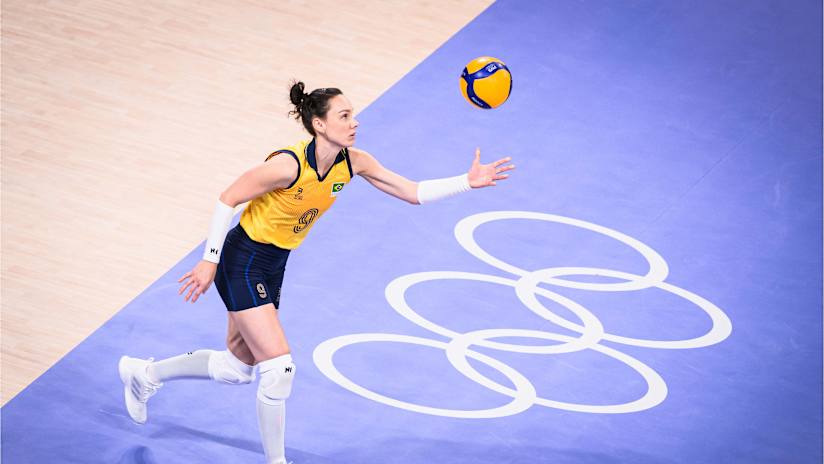 Roberta Ratzke serves during the bronze medal match