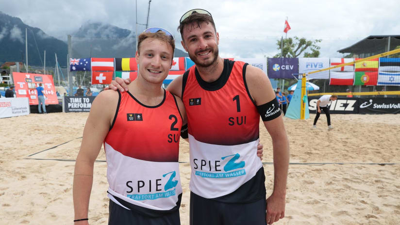 Spiez Futures silver medallists Quentin Metral & Jonathan Jordan (photo: Adrian Knecht / volleyball.ch)