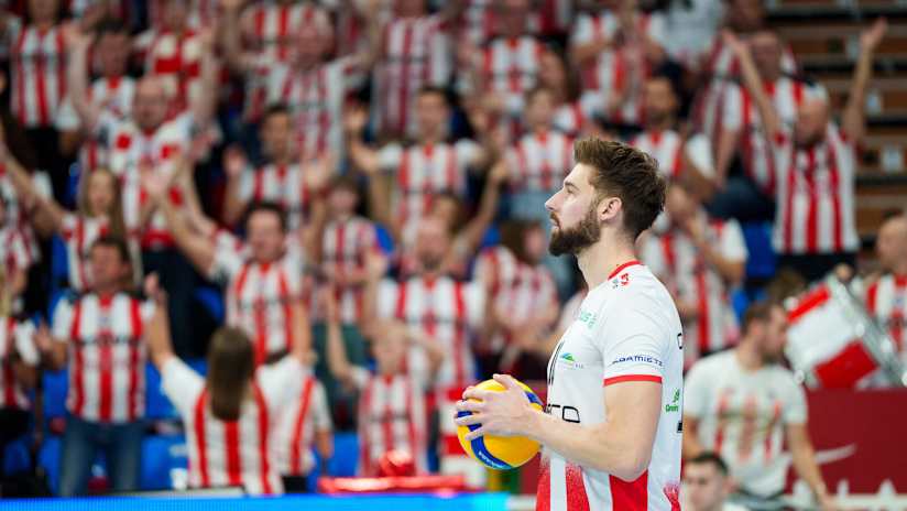 Asseco Resovia’s Bartosz Bednorz ready to serve (photo: Piotr Gibowicz / plusliga.pl)