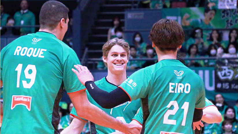 Hiroshima Thunders celebrate (source: @Thunders_JT)