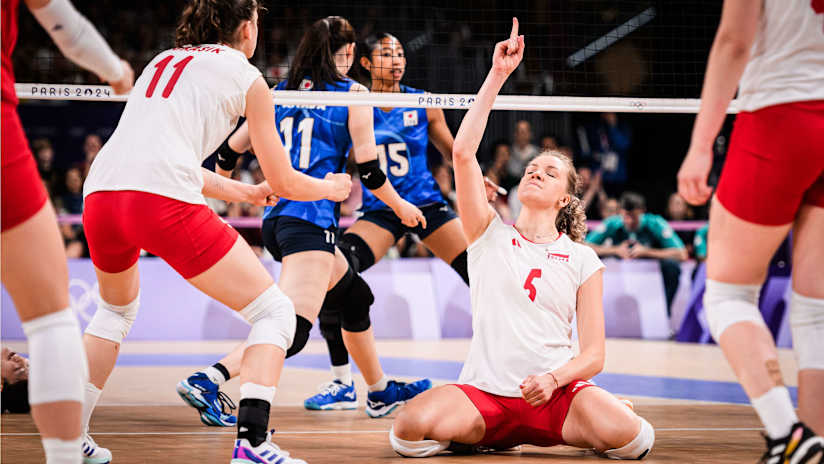 Agnieszka Kornelukc celebrates after scoring a blocking point