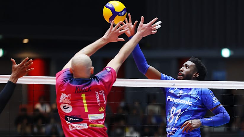 Miguel López contra Bartosz Kurek