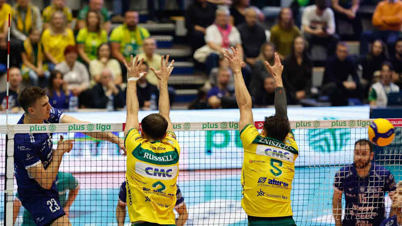 Aluron against Steam in their first encounter of the season (photo: Krzysztof Popiol / plusliga.pl)