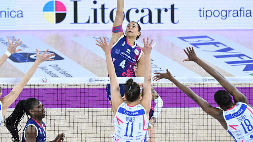 Savino Del Bene Scandicci Skinner attacca (legavolleyfemminile)