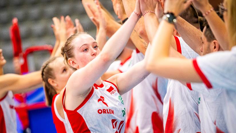 Nadia Siuda as Poland captain