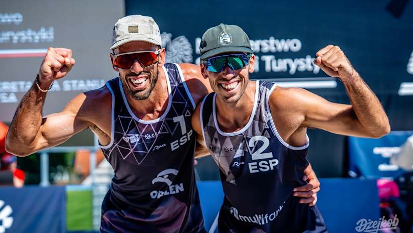 Triumphant Daniel Moreno & Roberto Sanfelix of Spain (photo: Dzejkob / prezstudio.pl)