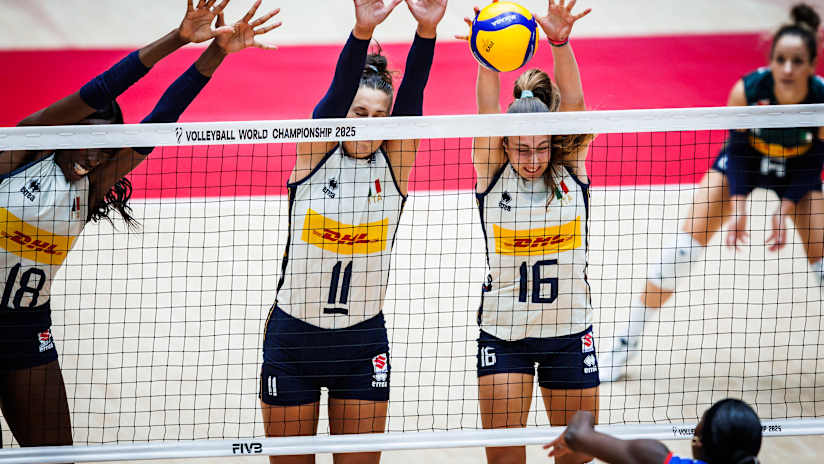 Italy (ITA) vs. Cuba (CUB) women - Pool B match