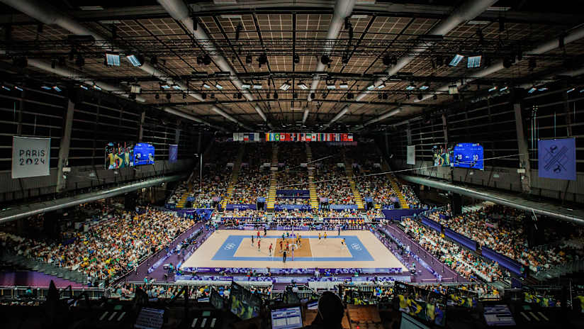 South Americans and Africans played in front of a huge country at the South Paris Arena 1