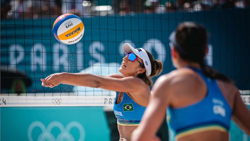 Bárbara sets during her second match in Paris