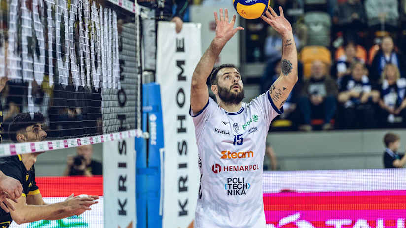 Apesar da presença estelar do craque argentino Luciano De Cecco, o Steam não conseguiu manter seu lugar na PlusLiga (foto: Marek Osuchowski / plusliga.pl)