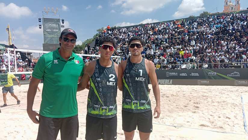 Coach Ricardo Santos with Ines Antonio Vargas Lares & Carlos Andres Ayala Herrera