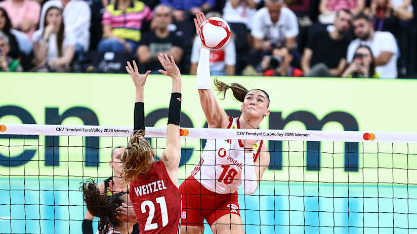 Turkiye’s Zehra Gunes in attack against Germany (source: cev.eu)
