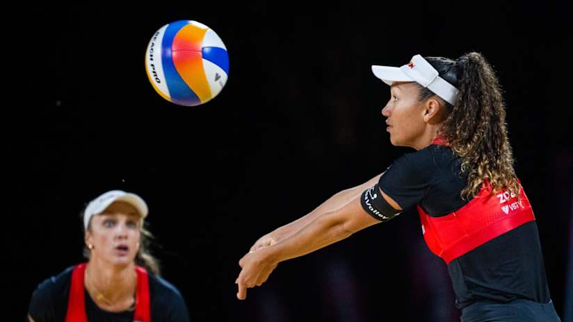 Anouk & Zoe in action at the Adelaide 2025 FIVB Beach Volleyball World Championship