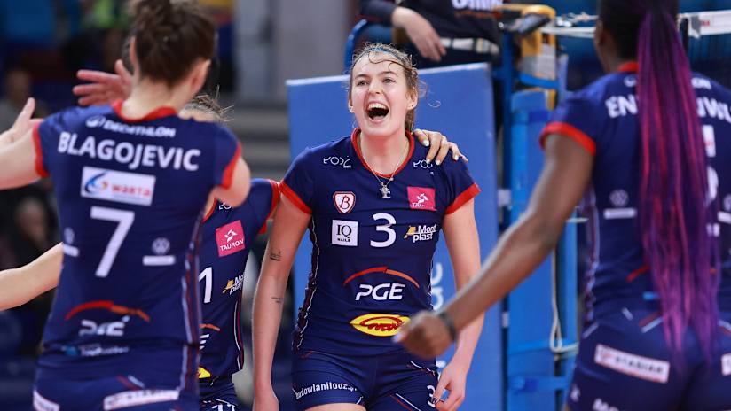 Karolina Drużkowska celebrates a point against Chemik