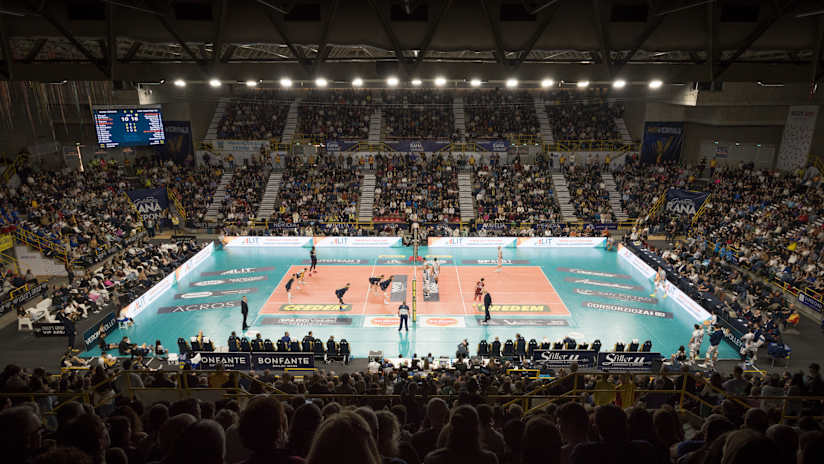 Verona’s hall was sold out for last season’s visit of Trentino (source: legavolley.it)