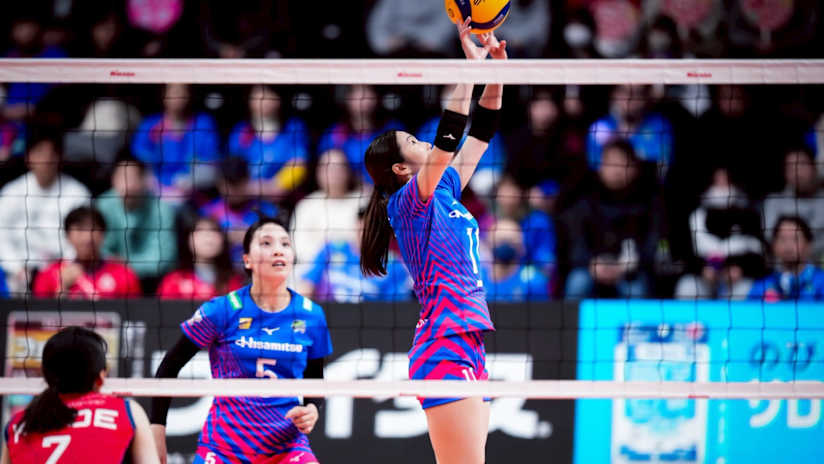 Saga’s setter and captain Erika Sakae in action against NEC Red Rockets (source: @springsofficia1)