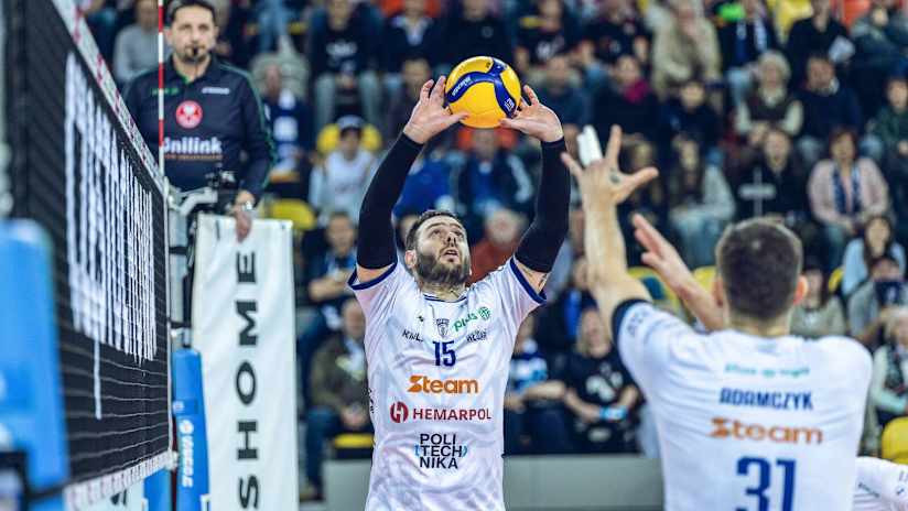 O criador de estrelas argentino do Steam, Luciano De Cecco, em ação (foto: Marek Osuchowski / plusliga.pl)