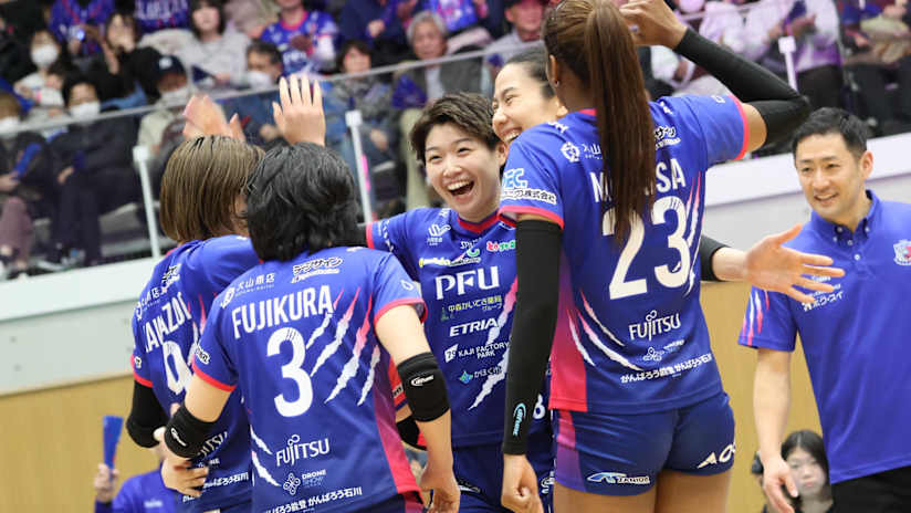 PFU BlueCats comemora (fonte da foto: @PFFUBlueCats)