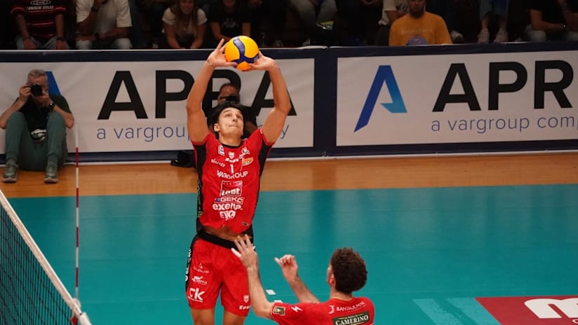 SuperLega’s new addition Simeon Nikolov will have the opportunity to show his magic in Saturday’s season opener (source: legavolley.it)