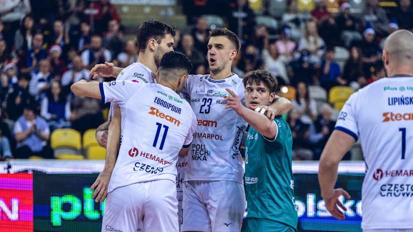 Patrik Indra and his teammates celebrate (photo: Marek Osuchowski / plusliga.pl)