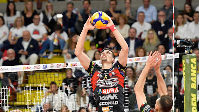 The MVP of last season’s finals Simone Giannelli will continue to set for defending champions Sir Susa Vim Perugia (source: legavolley.it)