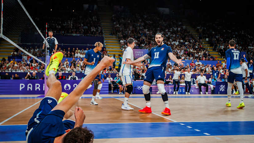 Antoine Brizard celebrates a French point