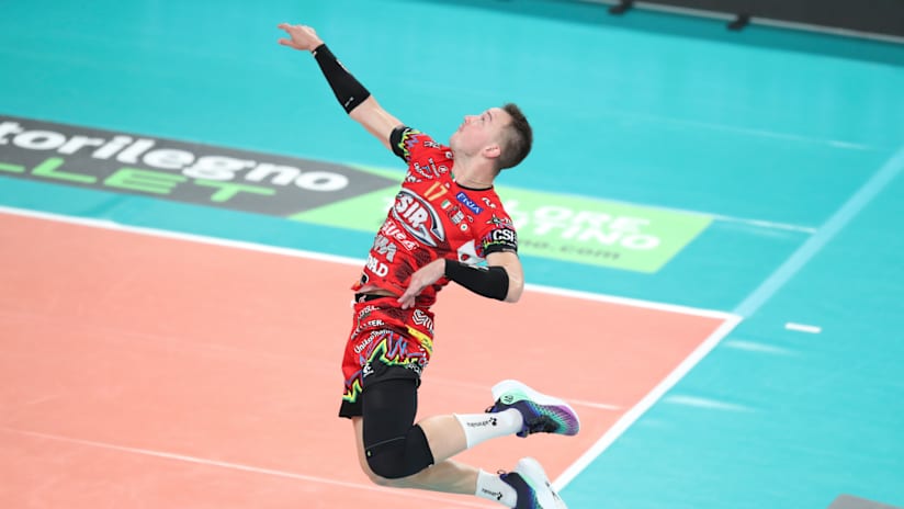 High-flying Oleh Plotnytskyi (source: legavolley.it)