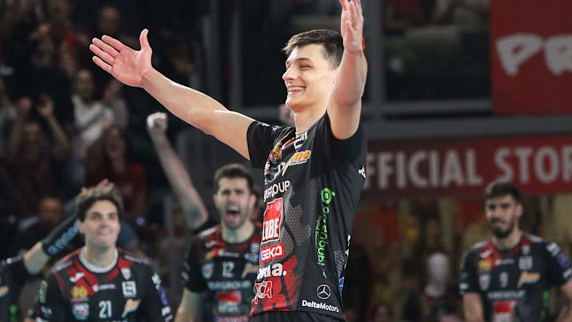 Triumphant Aleks Nikolov (source: legavolley.it)