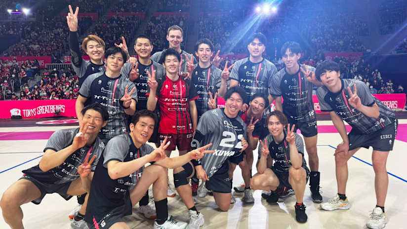 Voreas Hokkaido celebrate a well-deserved win over Tokyo Great Bears at the Ariake Coliseum (source: @voreas_official)