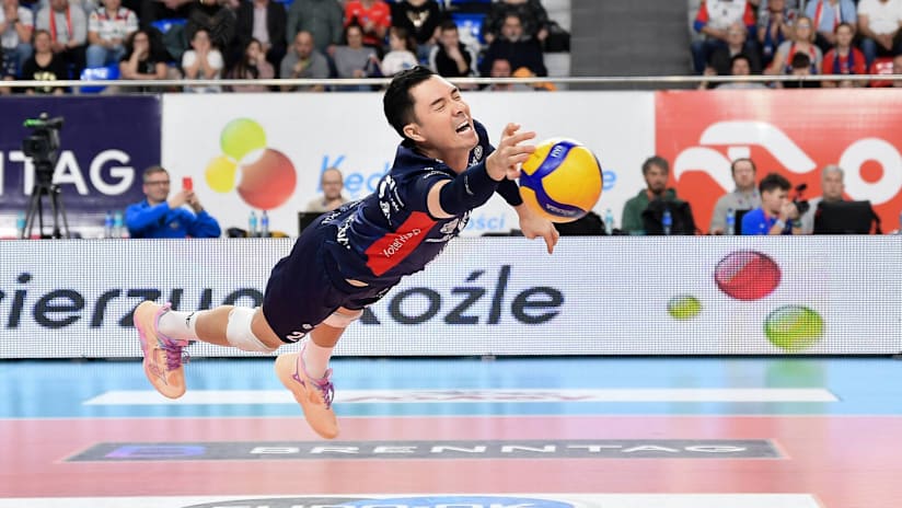 ZAKSA’s American libero Erik Shoji in action (photo: Pressfocus / Piotr Sumara / plusliga.pl)