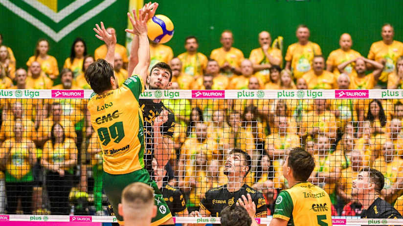 Aluron and BOGDANKA in action in September’s season opener (photo: Justyna Matjas / Piotr Sumara / plusliga.pl)
