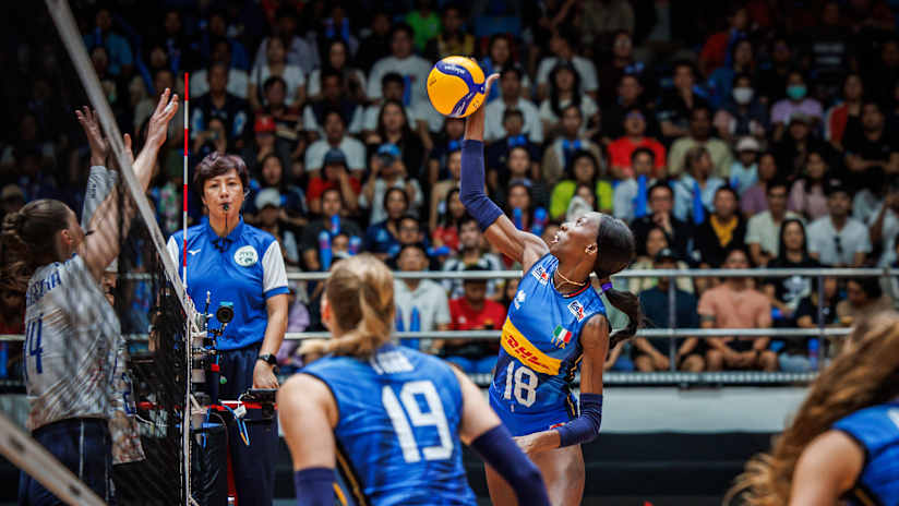 Italy (ITA) vs. Slovakia (SVK) women - Pool B Volleyball Match
