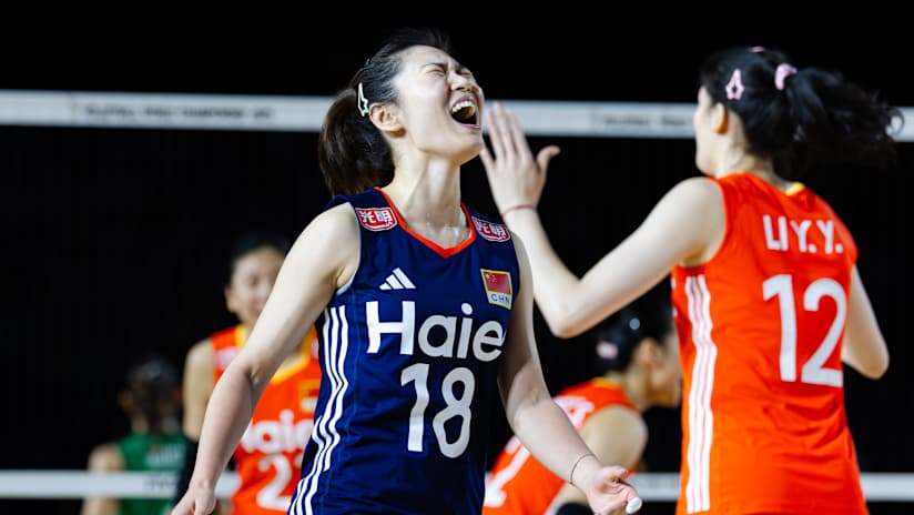 Libero Wang Mengjie shows her excitement during China`s comeback win