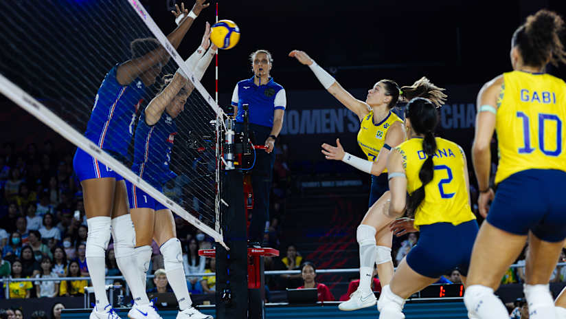 Brazil (BRA) vs. France (FRA) women - Pool C #56469912