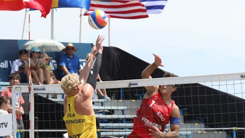 The Veracruz Challenge eighthfinal match between USA and England.