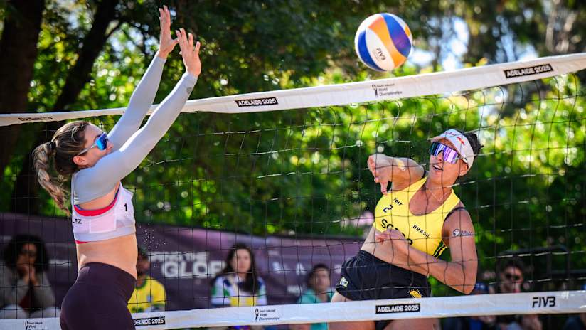 Gonzalez/Navas (PUR) vs. Ana Patrícia/Duda (BRA) - Round of 32 #72742345