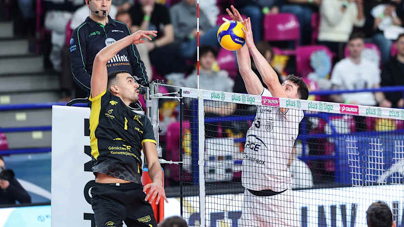 Projekt’s setter Jan Firlej on the block against SKRA (photo: PRESSFOCUS / plusliga.pl)
