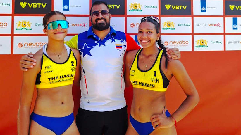 Valeria & Chacin with coach Rivero in the mixed zone