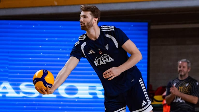 Will Olympic beach champ Anders Mol make his indoor SuperLega debut? Watch on VBTV! (source: Verona Volley)