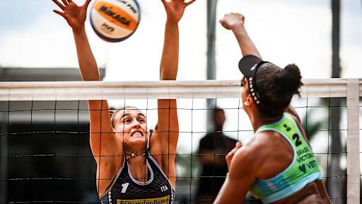 Gottardi & Orsi Toth stun top seeds in Brasilia