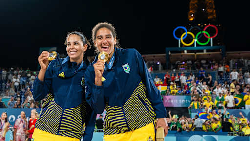 Year in Review: Ana Patricia & Duda put Brazil back to top of women’s Olympic beach volleyball podium