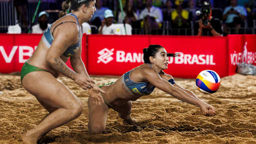 Carol & Rebecca against Nuss & Brasher for Brasilia Elite gold